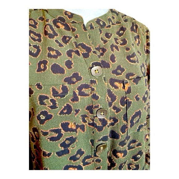New Directions Green Leopard Print Blouse - Picture 2 of 5
